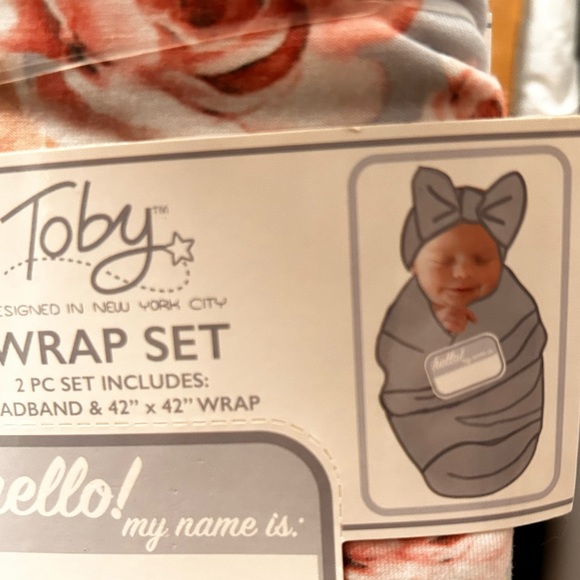 Toby Baby girl Wrap set new never used with name can be written on wrap - Picture 2 of 2